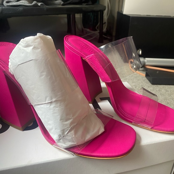 BRAND NEW Schutz Victorie High Block Heel Sandals - Picture 2 of 3